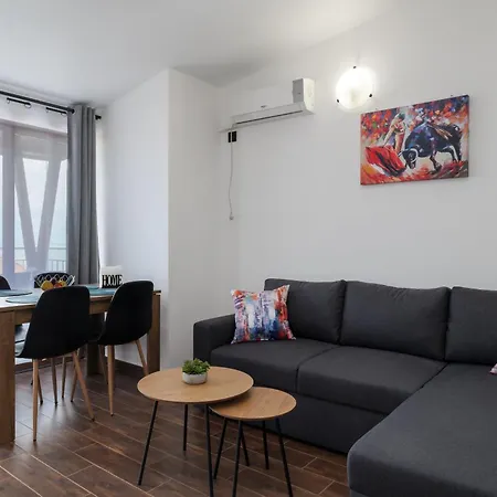 Transilvaniya Apartmán *